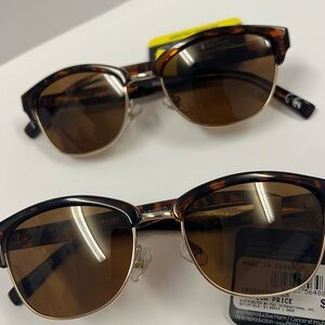 2 pair of foster grant polarized women's sunglasses